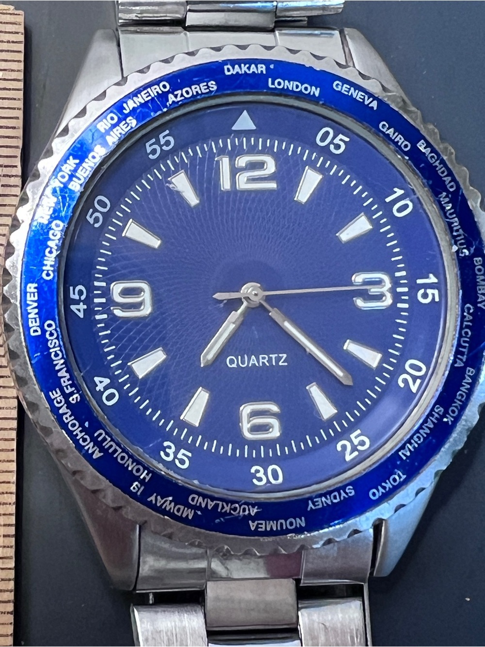 Blue Dial Men's Quartz Watch, turntable world city bezel, new battery - Picture 6 of 8